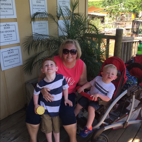 Meet your Posher, Angela - Picture 1 of 2